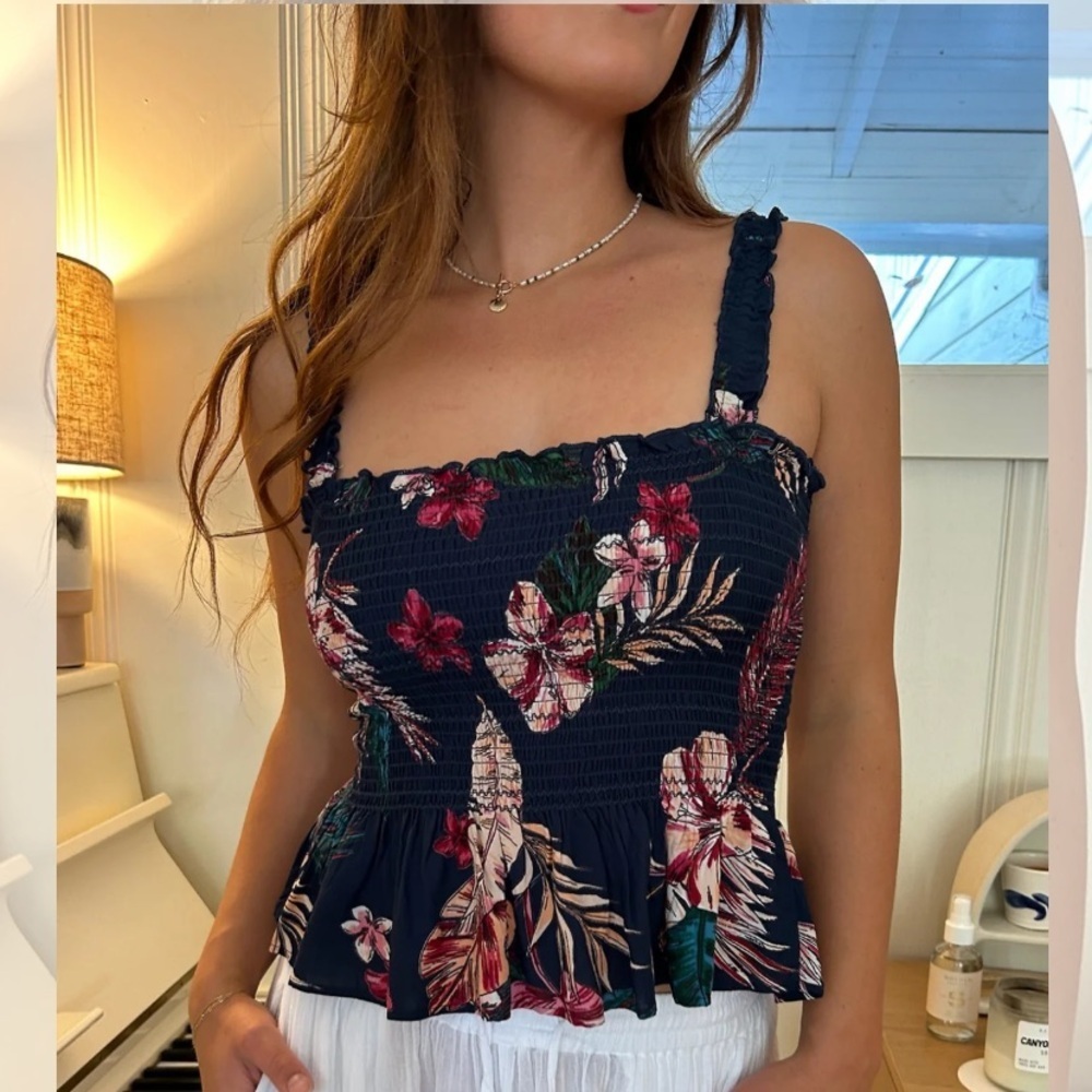 Patrons of Peace | NWT Size Large Printed Selene Top